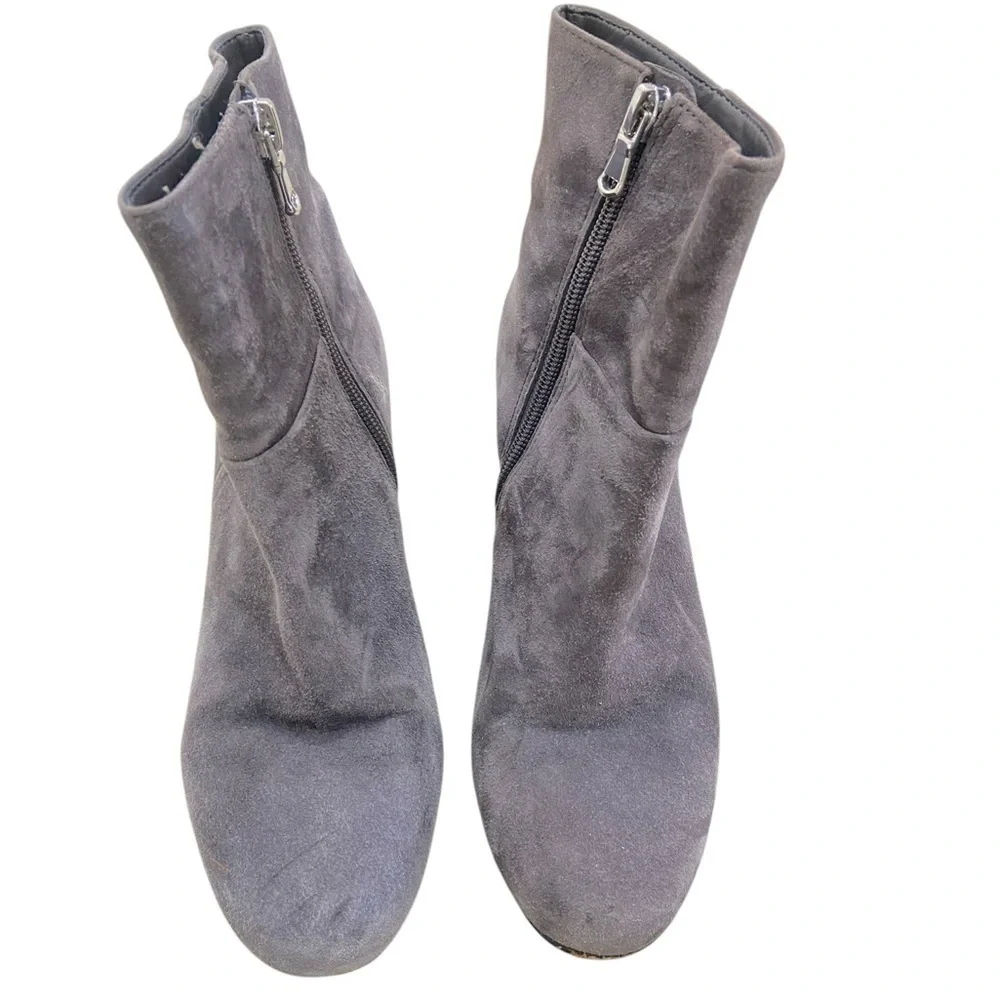 Ann Taylor gray 100% suede round toe side zip block heel booties size 6